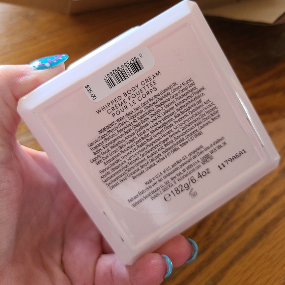 🔥FIRE SALE 🔥🛁🧴 NWT‼️ VS TEASE Set of Bath Crystals & Body Cream - Picture 8 of 11